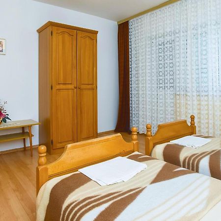 Beautiful Apartment In Omis With Wifi Kültér fotó