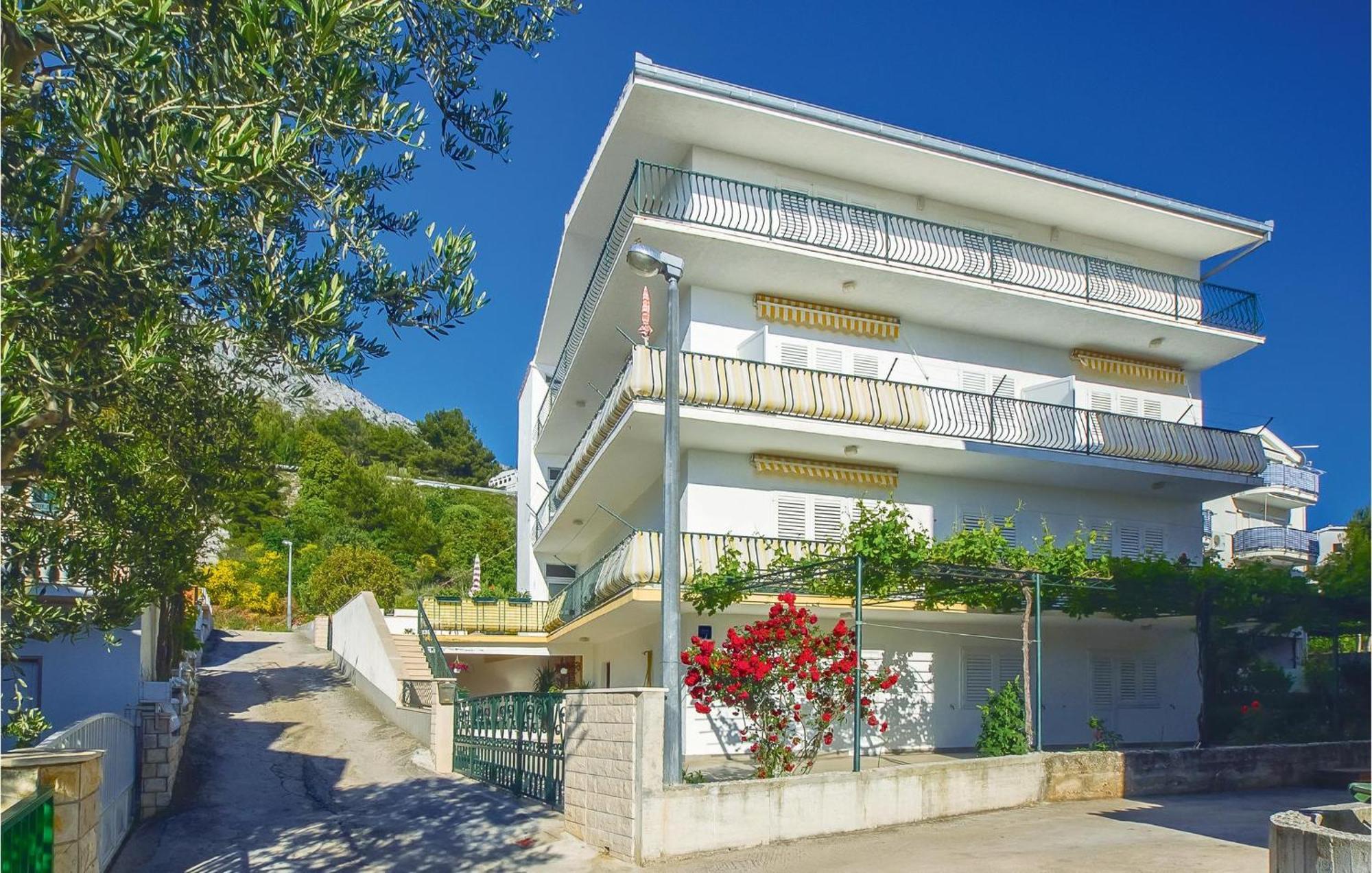 Beautiful Apartment In Omis With Wifi Kültér fotó