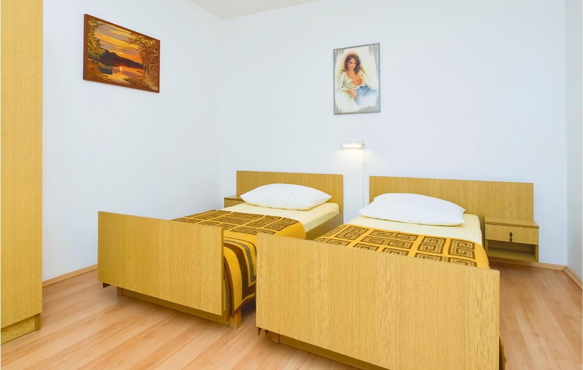 Beautiful Apartment In Omis With Wifi Kültér fotó