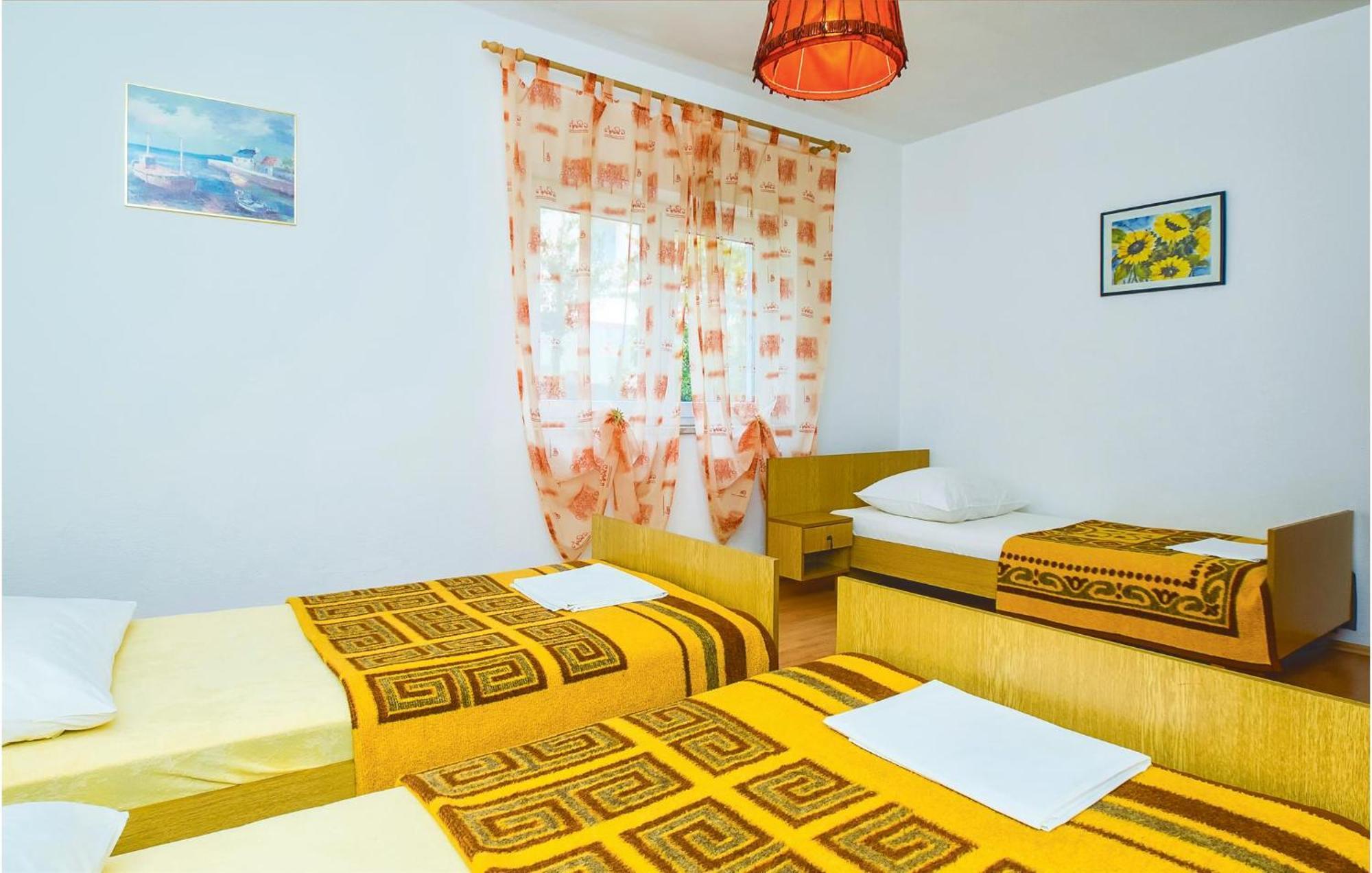 Beautiful Apartment In Omis With Wifi Kültér fotó