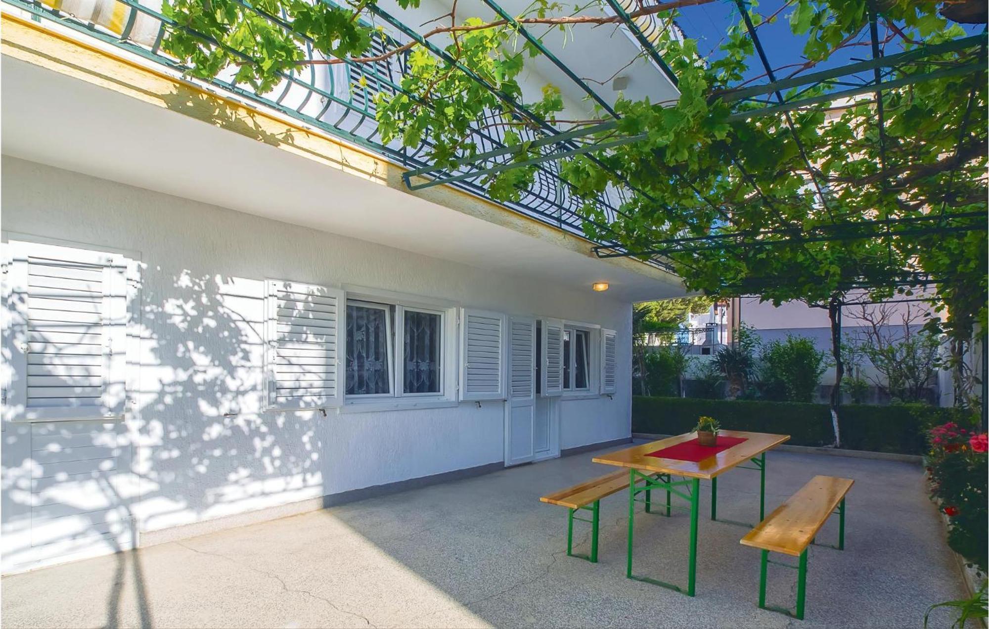 Beautiful Apartment In Omis With Wifi Kültér fotó