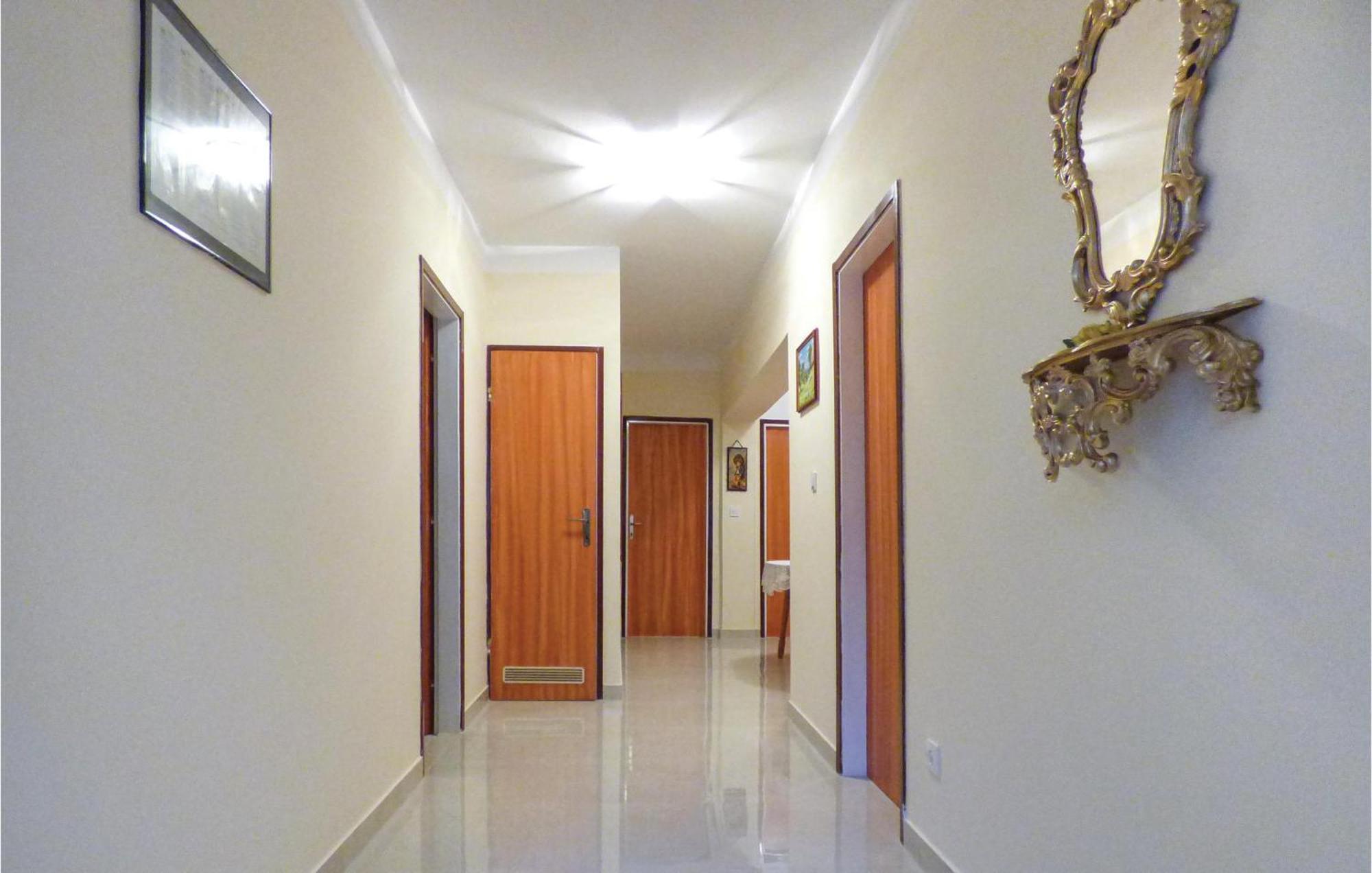 Beautiful Apartment In Omis With Wifi Kültér fotó